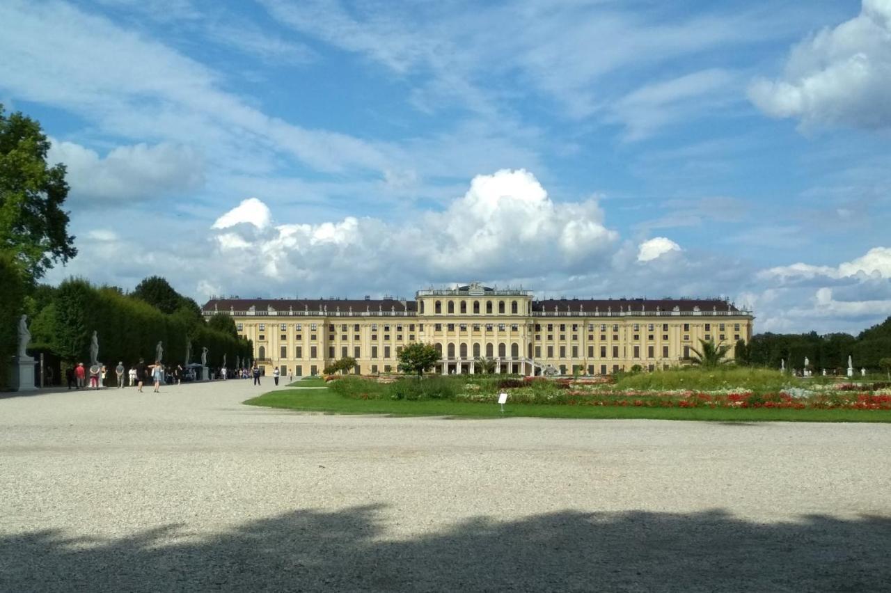 Central Mariahilfer Apartment 5 Min To The Schoenbrunn Palace And City Shopping Center Wiedeń Zewnętrze zdjęcie